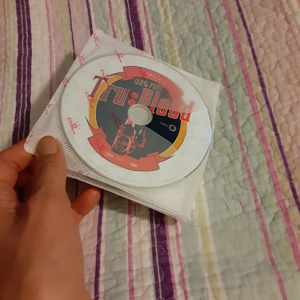 6/$15 True blood season 2 DVD - Picture 6 of 6